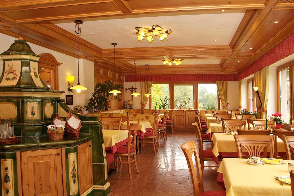 Hotel Gasthof Jaegerhaus Sankt Peter Exterior photo